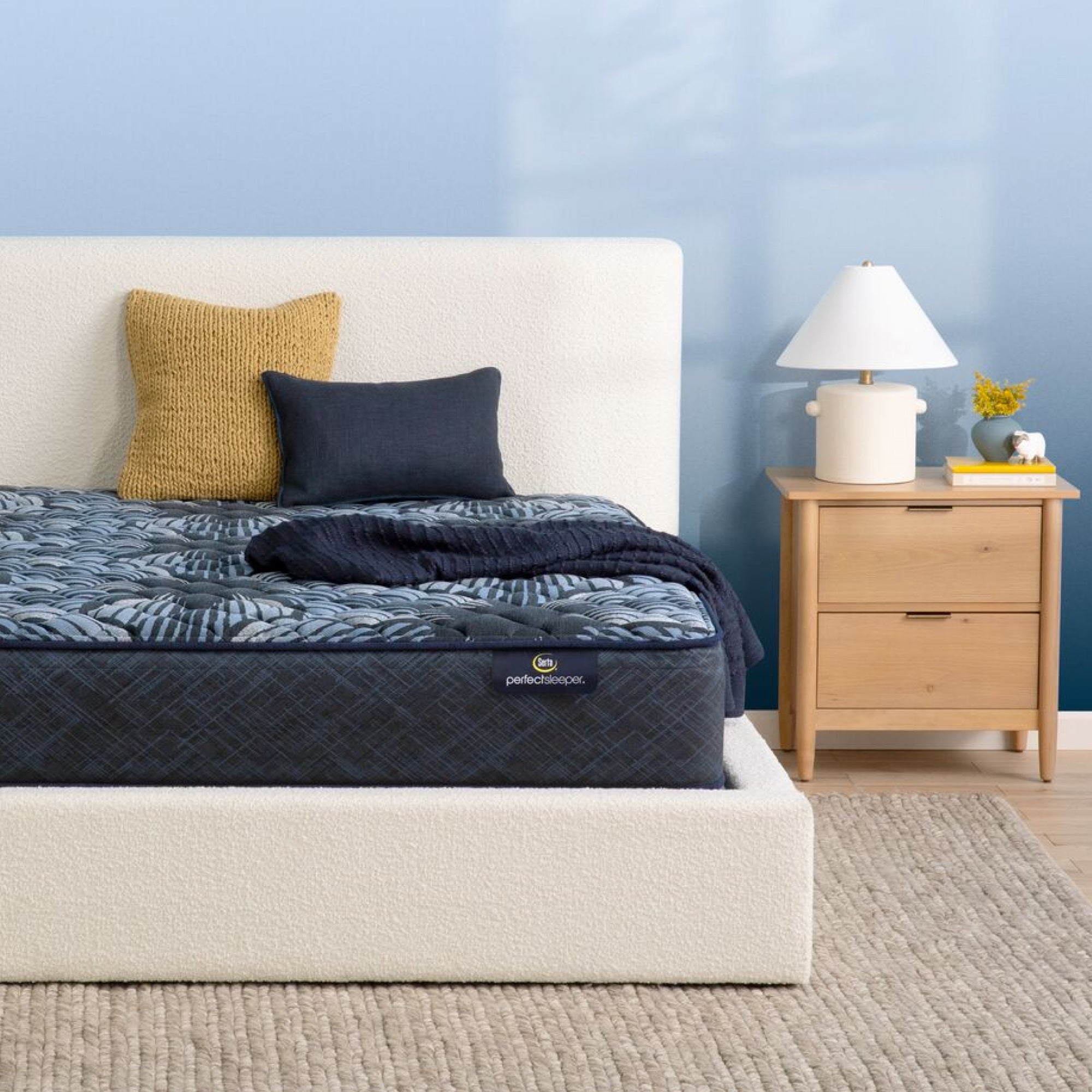 Serta firm outlet queen mattress