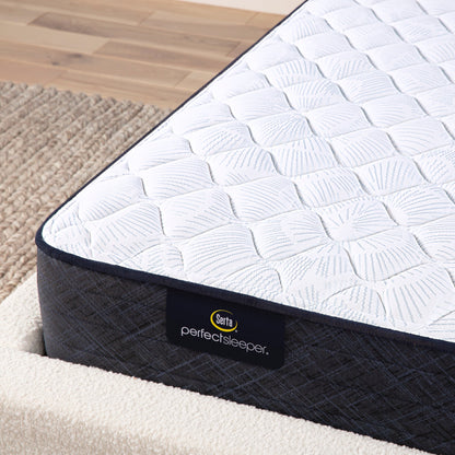 Corner detail of a Serta Perfect Sleeper firm mattress||feel: firm||level: standard